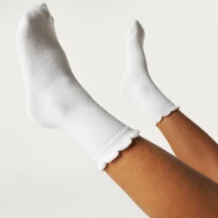 Scallop Crew Socks